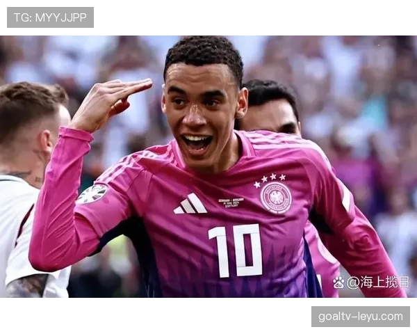 穆西亚拉多位置闪耀引热议，天才新星迎来职业生涯关键突破