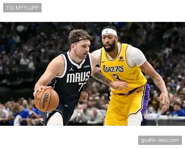 戴维斯边后卫价值飙升,关键角色与未来潜力引关注 戴维斯边后卫价值飙升,关键角色与未来潜力引关注