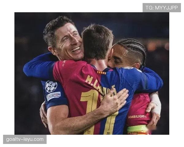 莱万每天五点起床练射门，老婆说他连做梦都在找球门